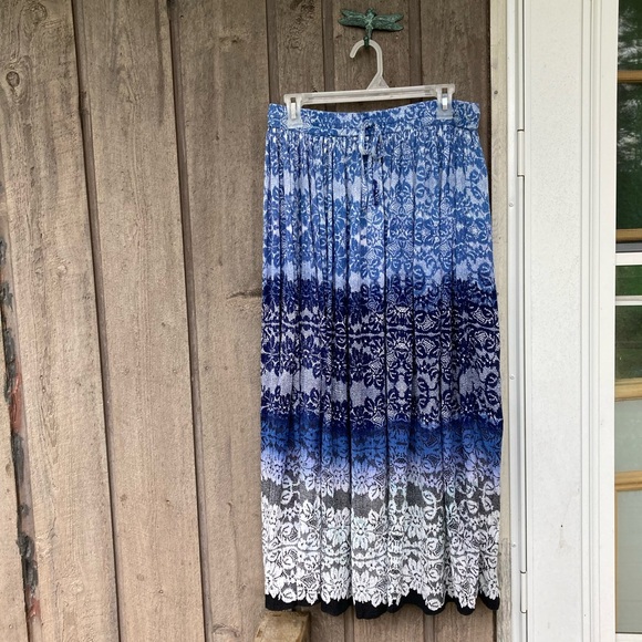 VINTAGE Skirt COLLECTIONS Floral Maxi Midi Boho Blue White Size Medium Stretches - Picture 7 of 10